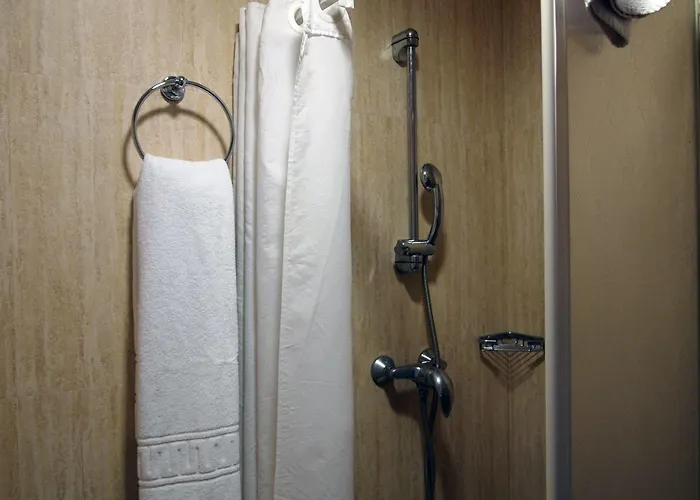 فندق غاليسيا فوينخيرولا